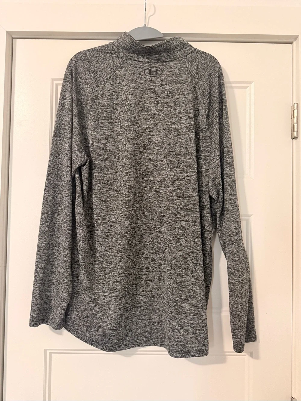Under Armour Men's Gray Heather 1/4 Zip Pullover Performance Top